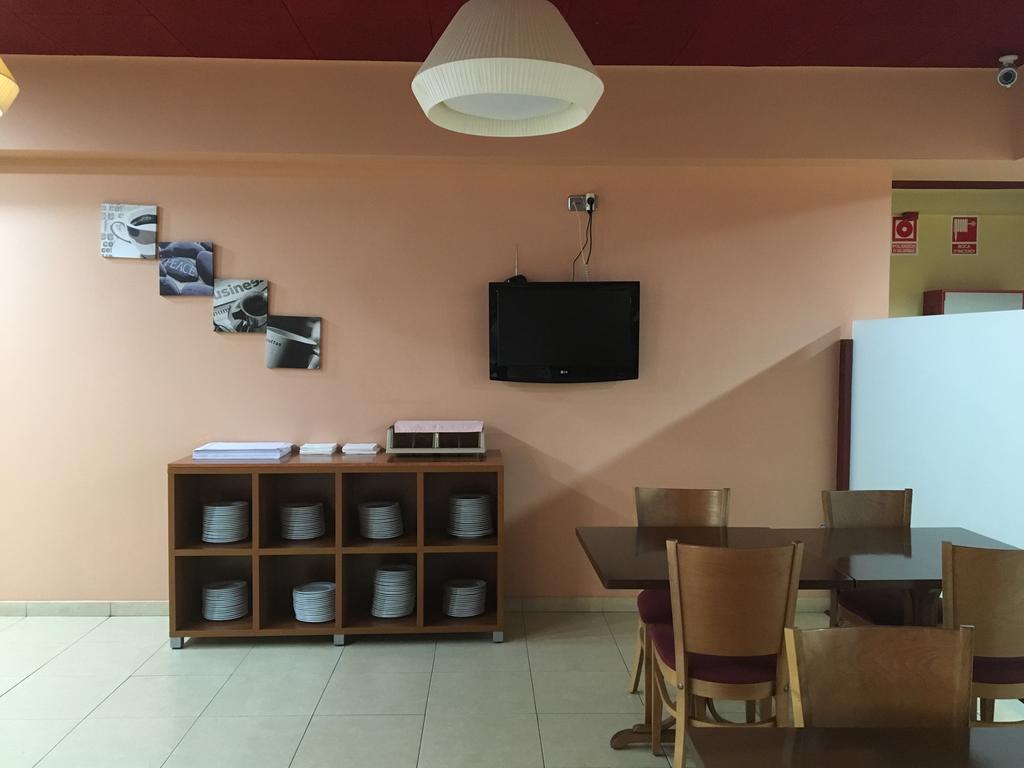 Hotel Jonquera La Jonquera Luaran gambar